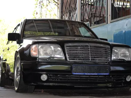 Mercedes-Benz E 500 1993 года за 12 000 000 тг. в Алматы