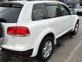 Volkswagen Touareg 2005 года за 5 850 000 тг. в Алматы – фото 4