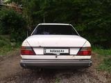 Mercedes-Benz E 200 1988 года за 650 000 тг. в Алматы – фото 4