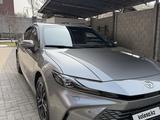 Toyota Camry 2025 года за 25 960 000 тг. в Алматы – фото 2