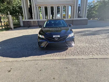 Toyota Camry 2019 года за 12 600 000 тг. в Тараз – фото 2