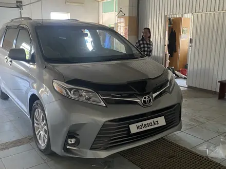 Toyota Sienna 2012 года за 10 500 000 тг. в Атырау – фото 2