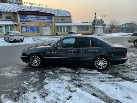 Mercedes-Benz E 320 2000 годаүшін4 200 000 тг. в Алматы – фото 15
