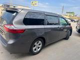 Toyota Sienna 2016 года за 12 000 000 тг. в Актау – фото 4