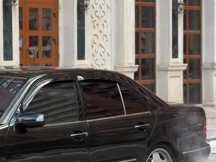 Mercedes-Benz E 320 2001 года за 4 000 000 тг. в Алматы – фото 17