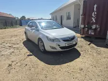 Opel Astra, 2011