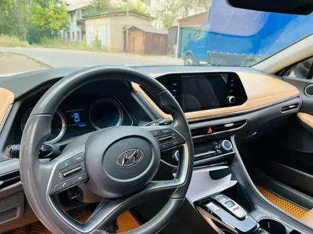 Hyundai Sonata 2020 года за 10 500 000 тг. в Уральск – фото 4
