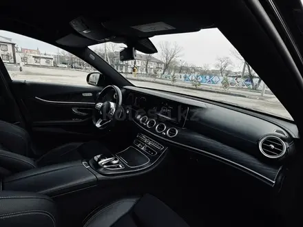 Mercedes-Benz E 220 2019 года за 11 000 000 тг. в Петропавловск – фото 13