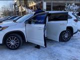 Toyota Highlander 2018 года за 25 000 000 тг. в Шымкент – фото 2