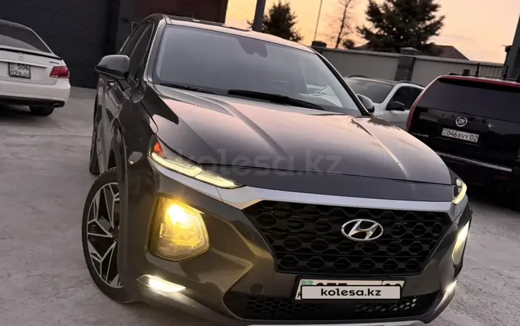Hyundai Santa Fe 2019 года за 14 800 000 тг. в Алматы