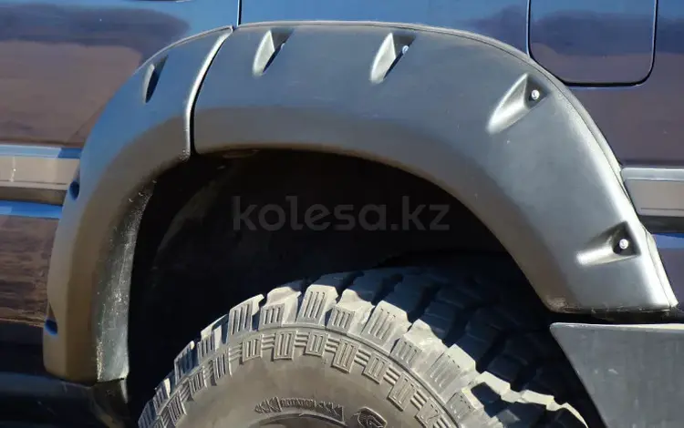 Расширители колесных арок на Тойота LC80 за 105 000 тг. в Алматы