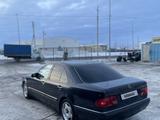 Mercedes-Benz E 320 1998 года за 3 200 000 тг. в Атырау – фото 4