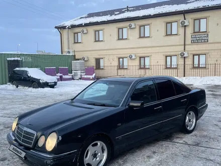 Mercedes-Benz E 320 1998 года за 3 200 000 тг. в Атырау – фото 16