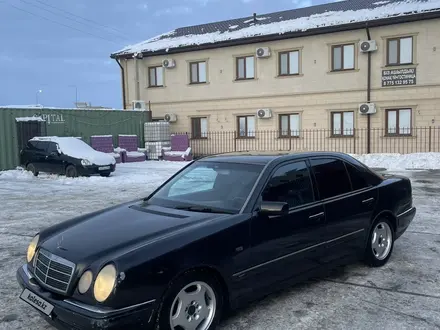 Mercedes-Benz E 320 1998 года за 3 200 000 тг. в Атырау – фото 17