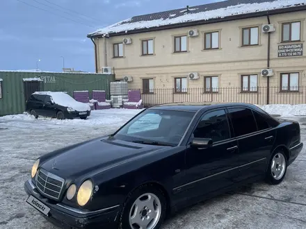 Mercedes-Benz E 320 1998 года за 3 200 000 тг. в Атырау – фото 18