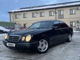 Mercedes-Benz E 320 1998 года за 3 200 000 тг. в Атырау