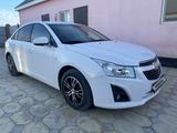 Chevrolet Cruze 2014 года за 3 800 000 тг. в Атырау – фото 2