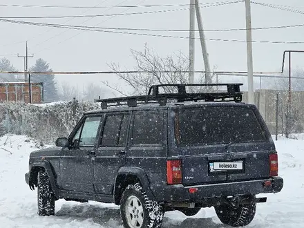 Jeep Cherokee 1993 года за 3 600 000 тг. в Алматы – фото 2