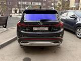 Hyundai Santa Fe 2022 года за 18 500 000 тг. в Алматы – фото 2