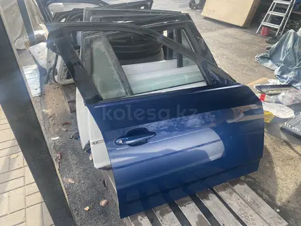Дверь передняя правая bmw e83 x3 (бмв е83) за 25 000 тг. в Алматы