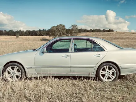 Mercedes-Benz E 200 1999 года за 3 800 000 тг. в Петропавловск – фото 12