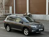 Toyota Highlander 2011 года за 13 300 000 тг. в Караганда