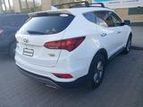 Hyundai Santa Fe 2017 года за 9 000 000 тг. в Актобе – фото 4