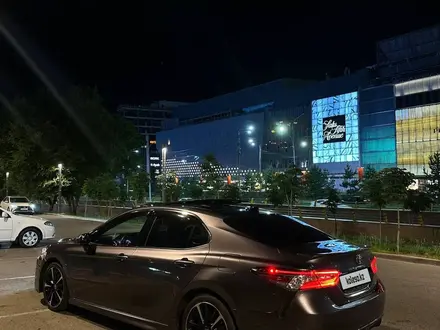 Toyota Camry 2020 года за 13 700 000 тг. в Астана – фото 5
