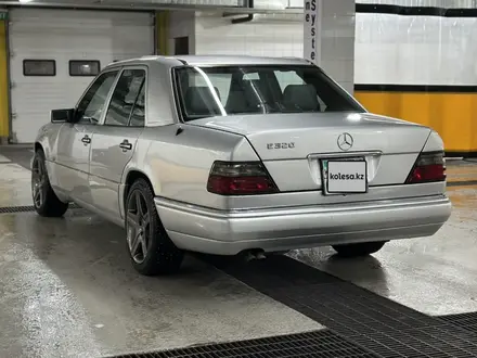 Mercedes-Benz E 320 1995 года за 3 300 000 тг. в Астана – фото 4