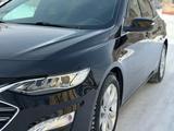 Chevrolet Malibu 2020 года за 9 800 000 тг. в Алматы – фото 5