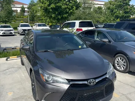 Toyota Camry 2017 года за 7 300 000 тг. в Жанаозен – фото 19