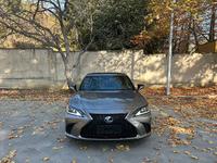 Lexus ES 300h 2019 года за 17 000 000 тг. в Алматы