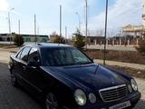 Mercedes-Benz E 320 2000 года за 3 700 000 тг. в Уральск – фото 2
