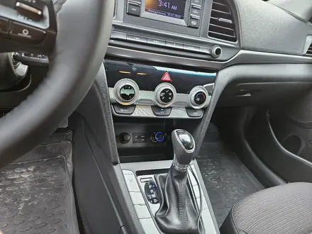Hyundai Elantra 2019 года за 7 500 000 тг. в Шымкент – фото 11