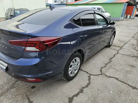 Hyundai Elantra 2019 года за 7 500 000 тг. в Шымкент – фото 9