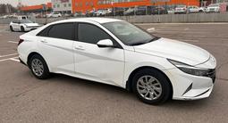 Hyundai Elantra 2022 года за 8 900 000 тг. в Алматы – фото 2