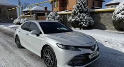 Toyota Camry 2021 года за 16 200 000 тг. в Алматы