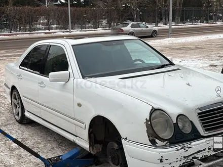 Mercedes-Benz E 320 1999 года за 2 840 000 тг. в Астана – фото 5