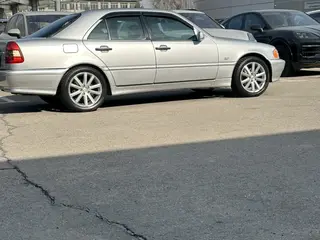 Mercedes-Benz C 240