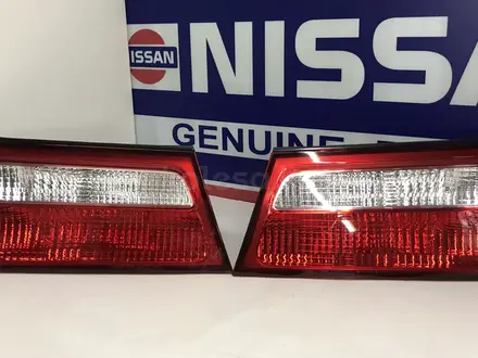 Фонарь задний левый и правый на багажник Nissan Pressage U30 за 5 000 тг. в Алматы