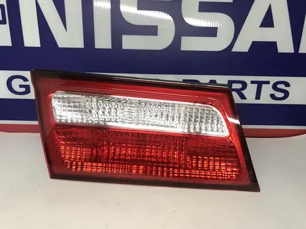 Фонарь задний левый и правый на багажник Nissan Pressage U30 за 5 000 тг. в Алматы – фото 2