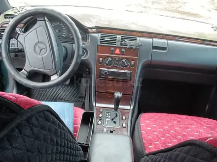 Mercedes-Benz E 230 1997 года за 2 500 000 тг. в Астана – фото 11