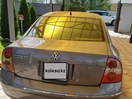 Volkswagen Passat 2003 года за 2 450 000 тг. в Караганда – фото 2