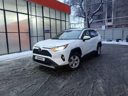 Toyota RAV4 2019 года за 14 950 000 тг. в Алматы