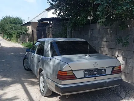 Mercedes-Benz E 230 1992 года за 700 000 тг. в Шымкент