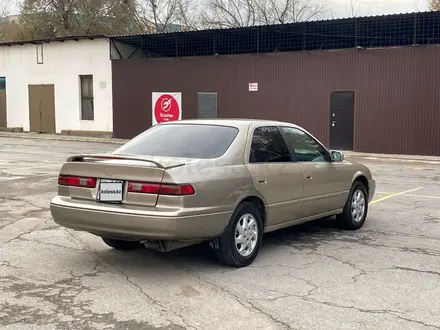 Toyota Camry 1998 года за 3 350 000 тг. в Алматы – фото 6