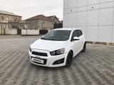 Chevrolet Aveo 2014 года за 3 690 000 тг. в Актау – фото 2