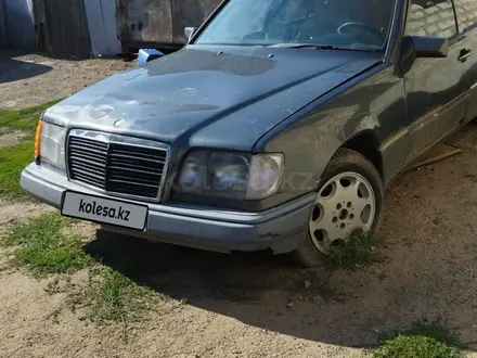 Mercedes-Benz E 300 1993 года за 933 999 тг. в Актобе