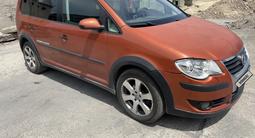 Volkswagen Touran 2008 года за 3 500 000 тг. в Алматы – фото 5