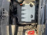 Volkswagen Touran 2008 года за 3 500 000 тг. в Алматы – фото 4
